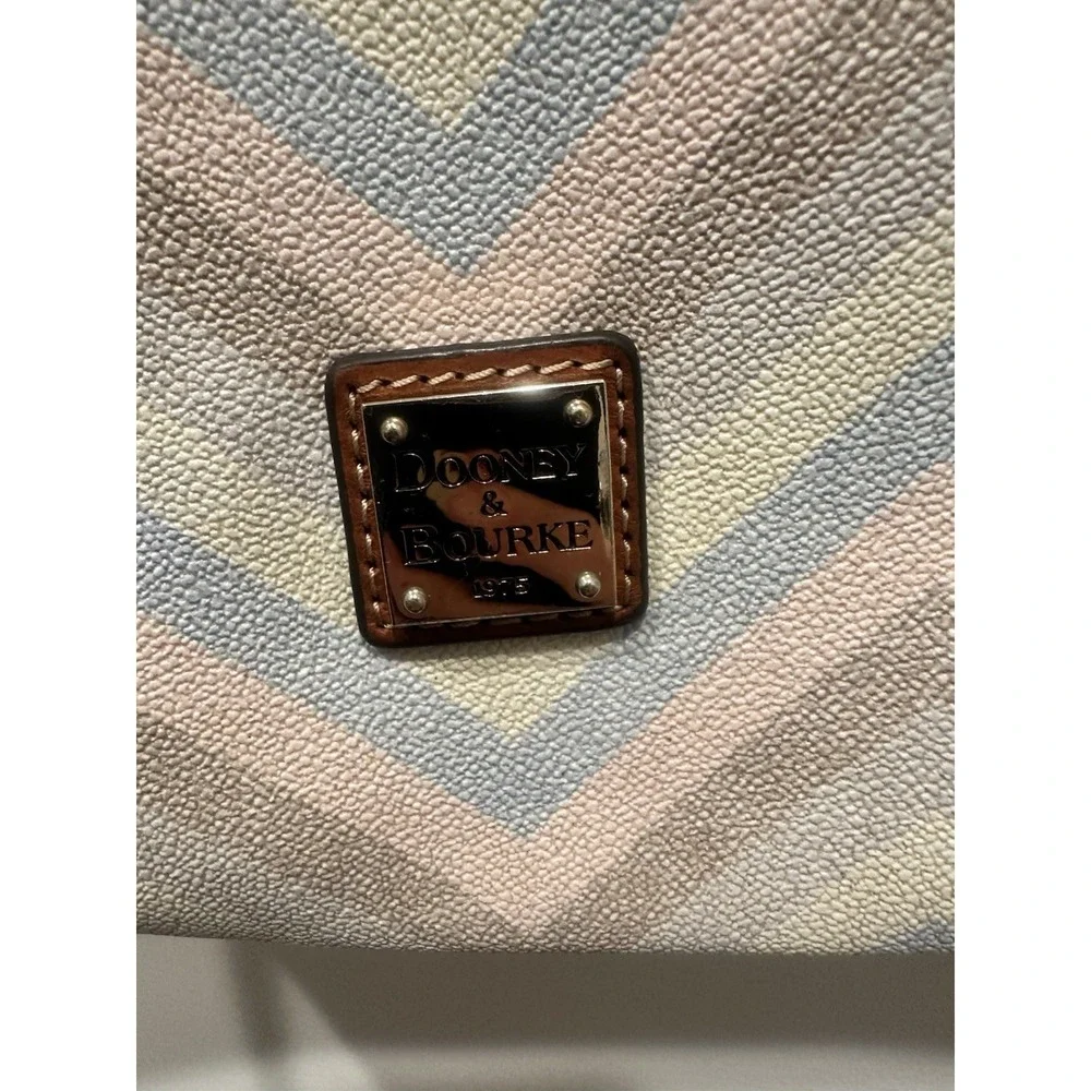 Dooney & Bourke Chevron Suki crossbody bag